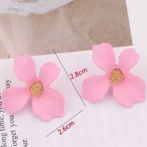 NEW Womens Flower Earrings